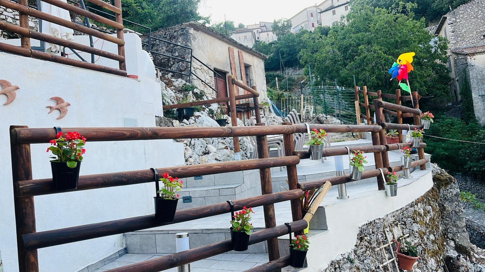 La Mansarda Di Apartment *